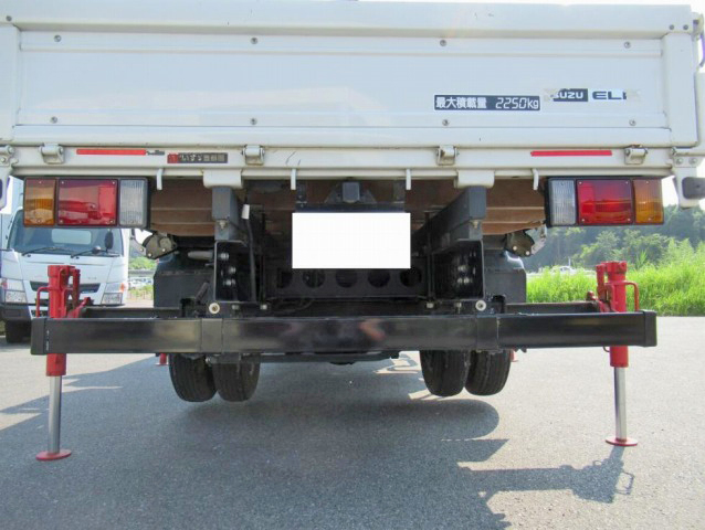 いすゞエルフダブルキャブ・クレーン付小型（2t・3t）[写真18]