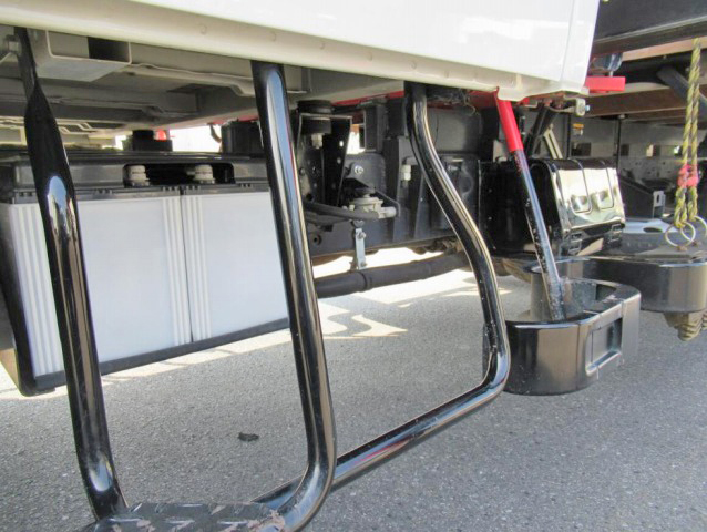 いすゞエルフダブルキャブ・クレーン付小型（2t・3t）[写真21]