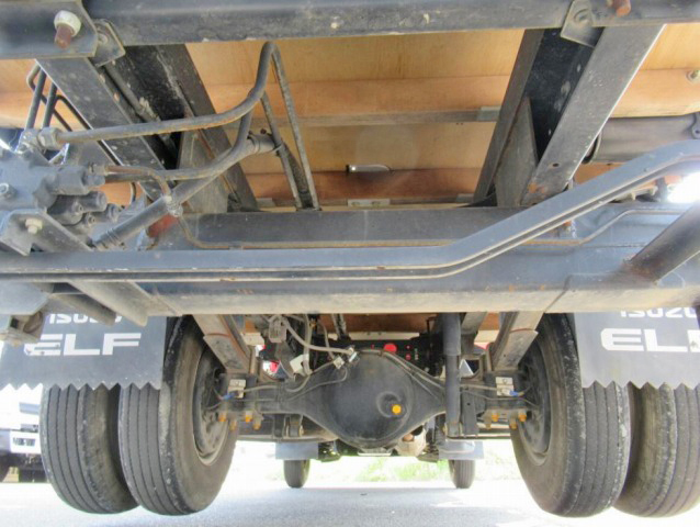 いすゞエルフダブルキャブ・クレーン付小型（2t・3t）[写真24]