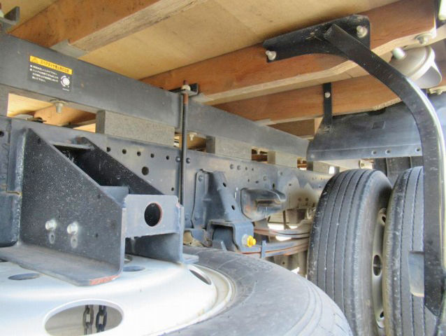 いすゞエルフダブルキャブ・クレーン付小型（2t・3t）[写真28]