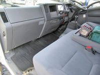 いすゞエルフダブルキャブ・クレーン付小型（2t・3t）[写真37]