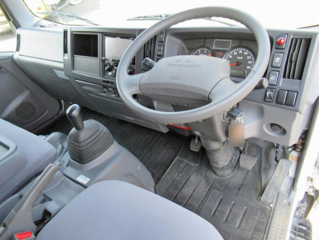 いすゞエルフダブルキャブ・クレーン付小型（2t・3t）[写真38]