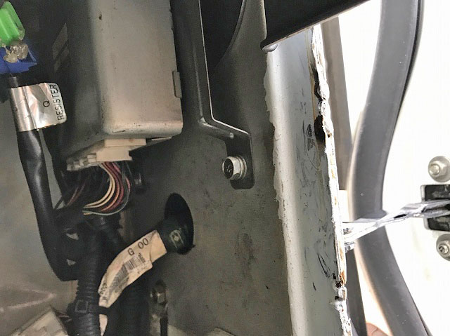 三菱ふそうキャンターアルミブロック小型（2t・3t）[写真17]