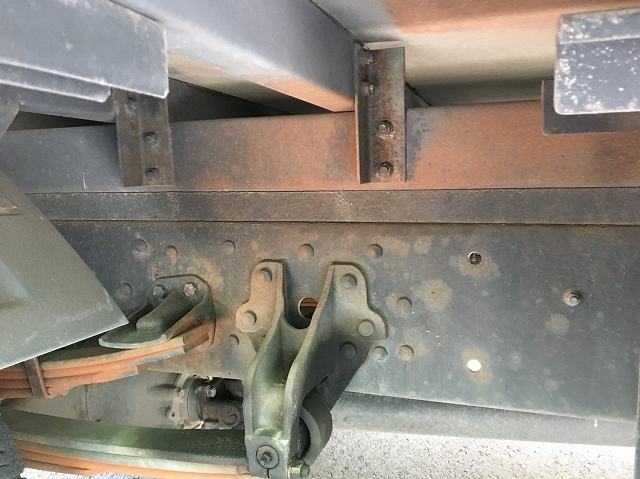 三菱ふそうファイターパネルバン中型（4t）[写真13]