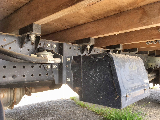 いすゞエルフ平ボディ小型（2t・3t）[写真09]