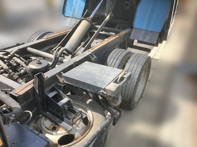三菱ふそうキャンターダンプ・クレーン付小型（2t・3t）[写真12]