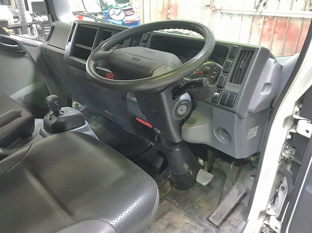 いすゞエルフ平ボディ小型（2t・3t）[写真30]