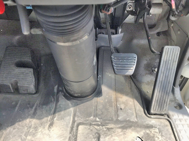 いすゞエルフ平ボディ小型（2t・3t）[写真37]