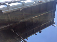 いすゞギガ深ダンプ（土砂禁ダンプ）大型（10t）[写真10]