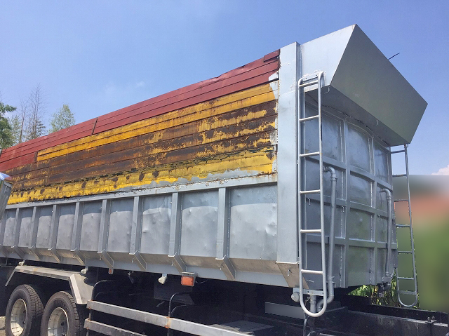 いすゞギガ深ダンプ（土砂禁ダンプ）大型（10t）[写真09]