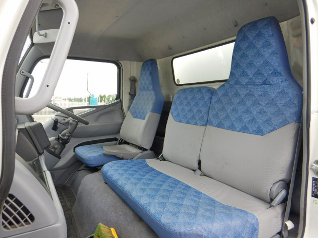 三菱ふそうキャンター保冷バン小型（2t・3t）[写真20]