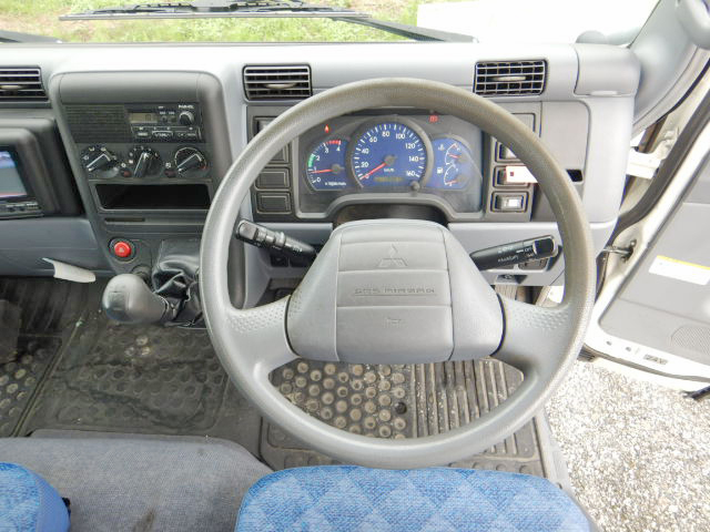 三菱ふそうキャンター保冷バン小型（2t・3t）[写真24]