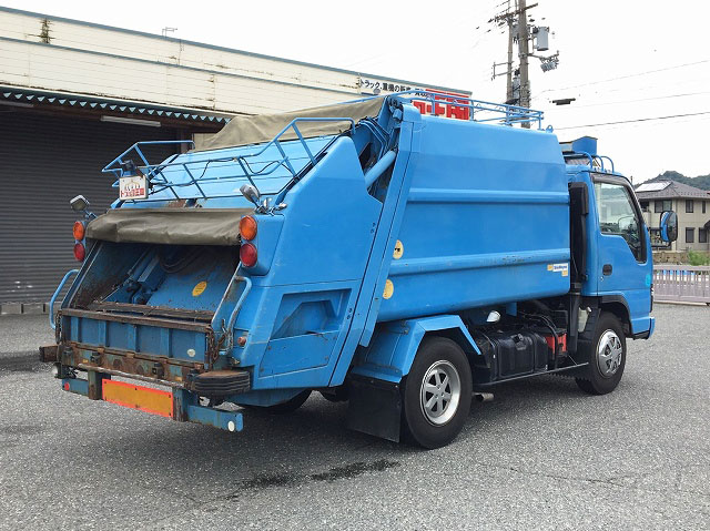 いすゞエルフパッカー車（塵芥車）小型（2t・3t）[写真02]