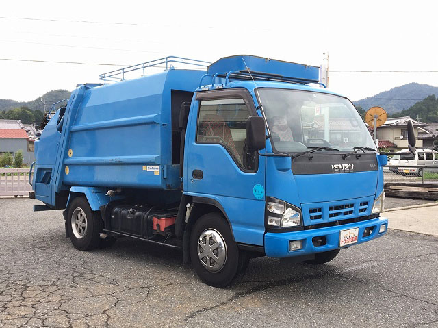 いすゞエルフパッカー車（塵芥車）小型（2t・3t）[写真03]