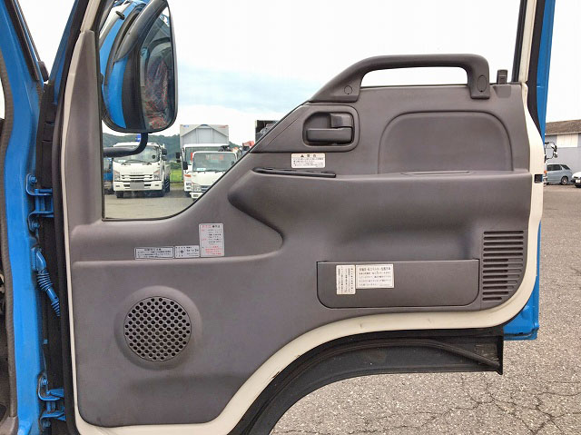 いすゞエルフパッカー車（塵芥車）小型（2t・3t）[写真30]