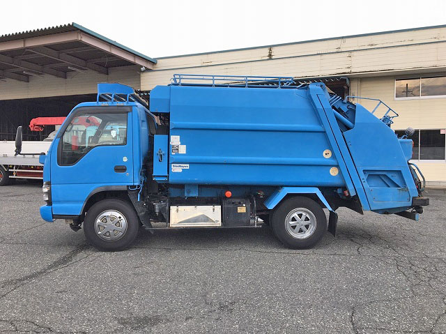 いすゞエルフパッカー車（塵芥車）小型（2t・3t）[写真05]