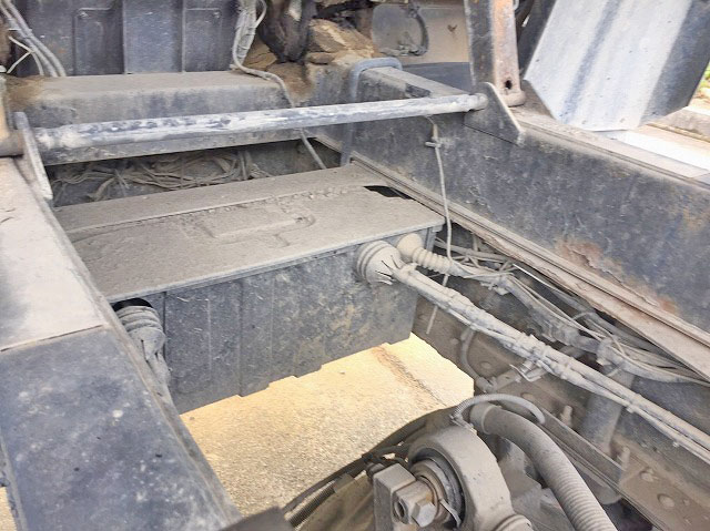 日野プロフィアダンプ大型（10t）[写真28]