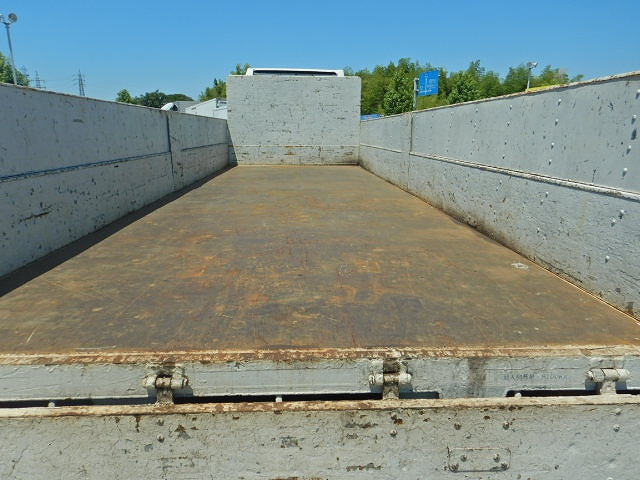 三菱ふそうファイター平ボディ増トン（6t・8t）[写真16]