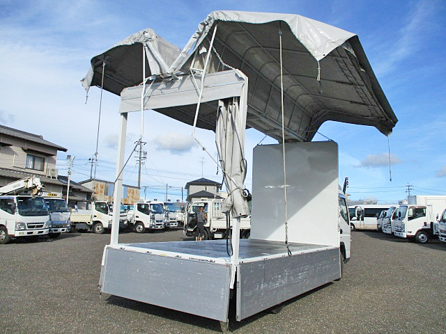 三菱ふそうキャンター幌ウイング小型（2t・3t）[写真13]