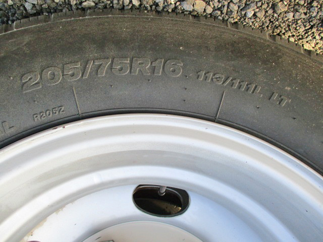 三菱ふそうキャンター幌ウイング小型（2t・3t）[写真18]