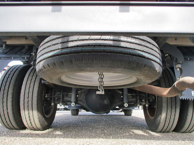 三菱ふそうキャンター幌ウイング小型（2t・3t）[写真19]