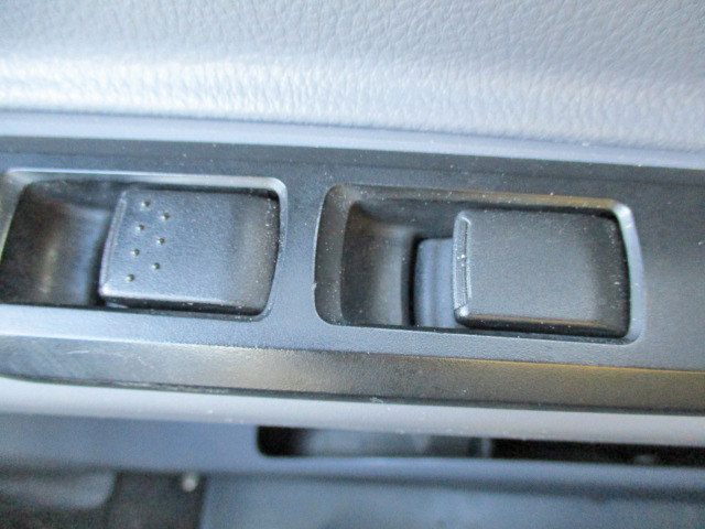 三菱ふそうキャンター幌ウイング小型（2t・3t）[写真29]