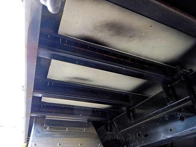 三菱ふそうキャンターアルミウイング小型（2t・3t）[写真13]