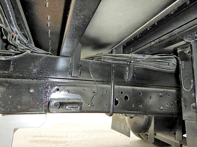 三菱ふそうキャンターアルミウイング小型（2t・3t）[写真15]