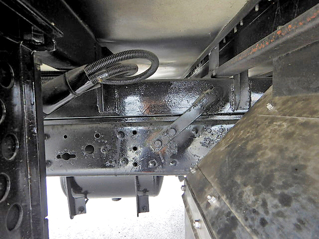 三菱ふそうキャンターアルミウイング小型（2t・3t）[写真16]