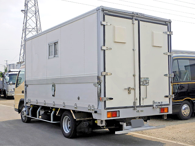 三菱ふそうキャンターアルミウイング小型（2t・3t）[写真02]