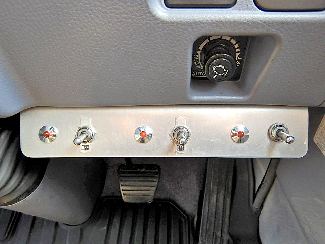 三菱ふそうキャンターアルミウイング小型（2t・3t）[写真29]