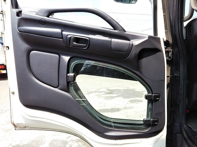 日野レンジャーアルミバン中型（4t）[写真25]