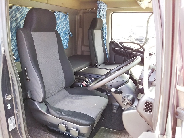 日野レンジャーアルミバン中型（4t）[写真28]