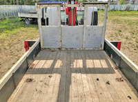 いすゞフォワードユニック4段中型（4t）[写真10]