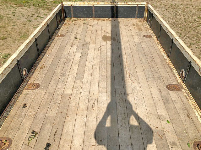 いすゞフォワードユニック4段中型（4t）[写真12]