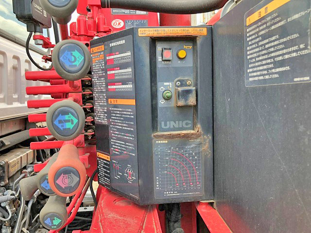 いすゞフォワードユニック4段中型（4t）[写真15]