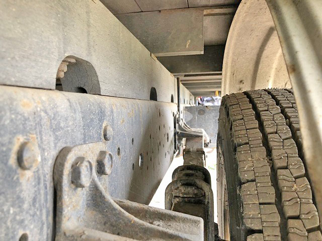 いすゞフォワードユニック4段中型（4t）[写真26]