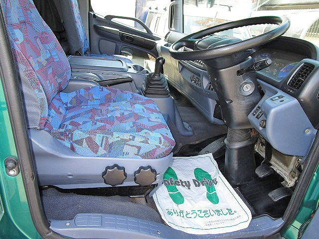 日野レンジャーアルミウイング中型（4t）[写真15]