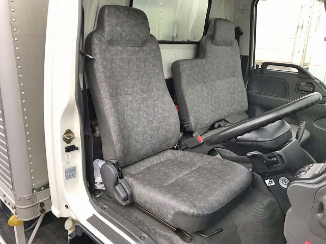 いすゞエルフアルミバン小型（2t・3t）[写真28]