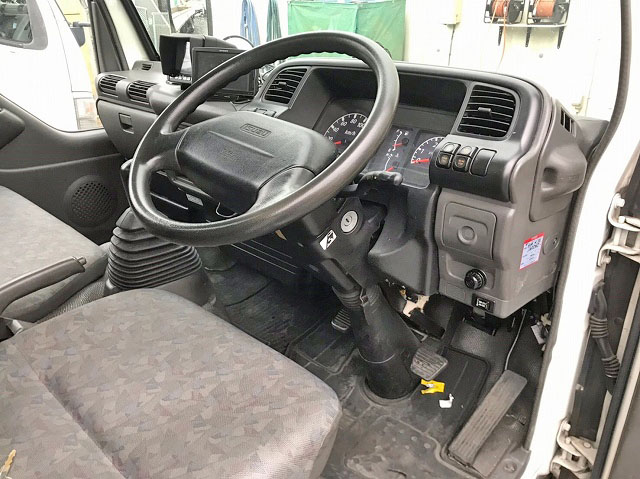 いすゞエルフアルミバン小型（2t・3t）[写真29]