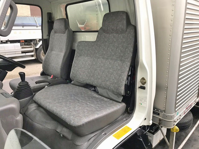 いすゞエルフアルミバン小型（2t・3t）[写真30]