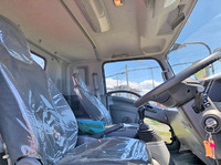 いすゞフォワードユニック4段中型（4t）[写真33]