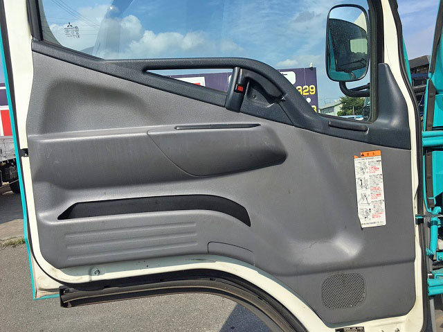 三菱ふそうキャンターパッカー車（塵芥車）小型（2t・3t）[写真28]