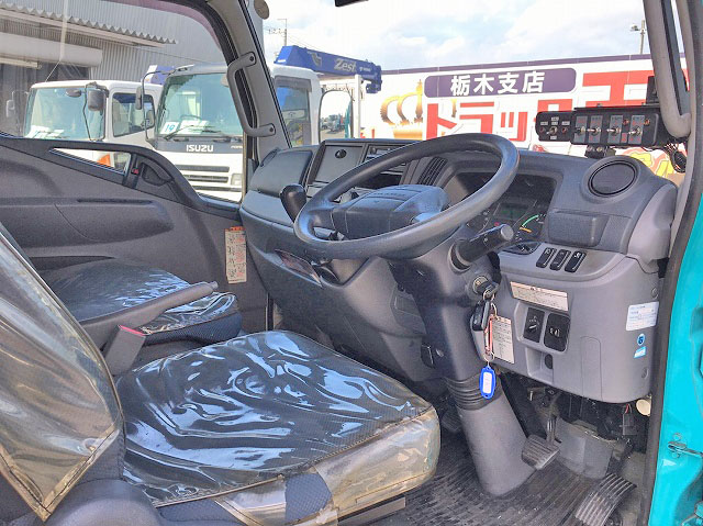 三菱ふそうキャンターパッカー車（塵芥車）小型（2t・3t）[写真31]