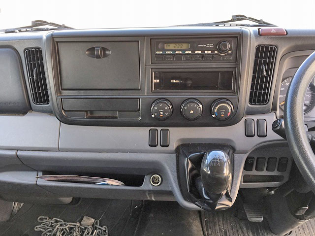 三菱ふそうキャンターパッカー車（塵芥車）小型（2t・3t）[写真36]