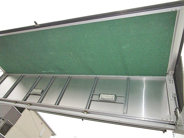 いすゞフォワードアルミウイング中型（4t）[写真14]