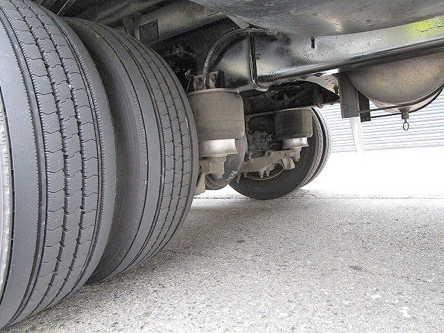 いすゞフォワードアルミウイング中型（4t）[写真23]