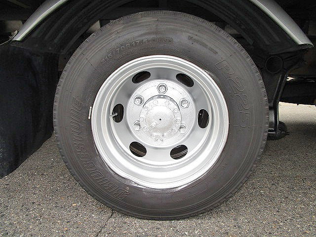 いすゞフォワードアルミウイング中型（4t）[写真28]