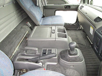 いすゞフォワードアルミウイング中型（4t）[写真34]