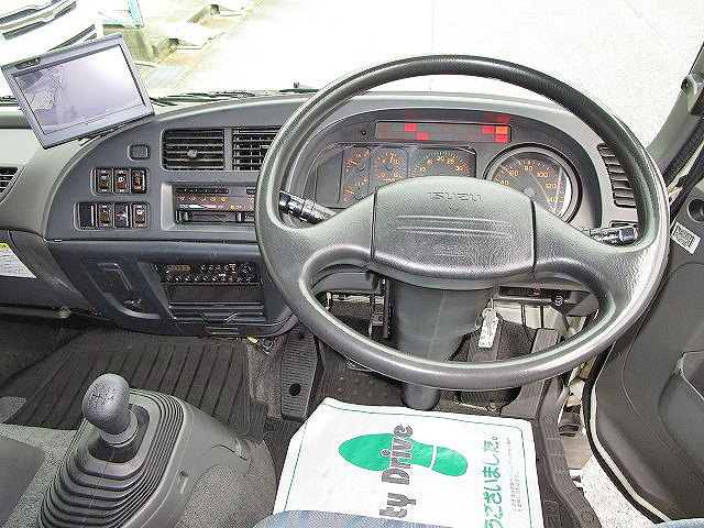 いすゞフォワードアルミウイング中型（4t）[写真35]